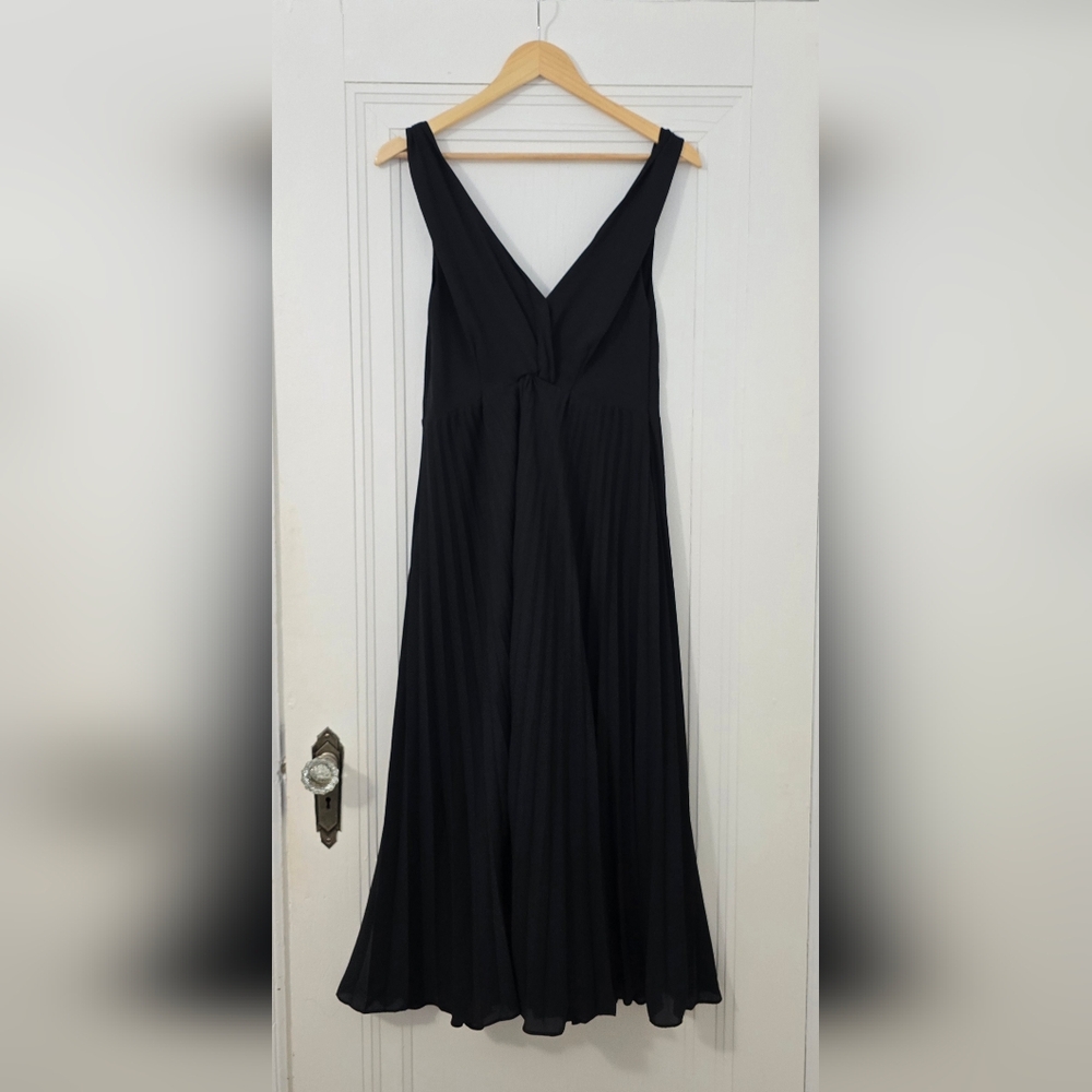 Vince Twisted Straps Black Dress Size 12, Pleated Skirt, Fully Lined, Euc